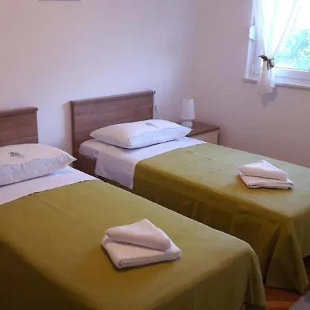By The Sea Vinisce, Trogir - 13775 Apartment *